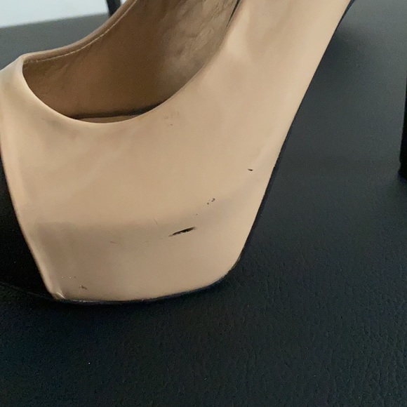 High heels - Picture 4 of 4